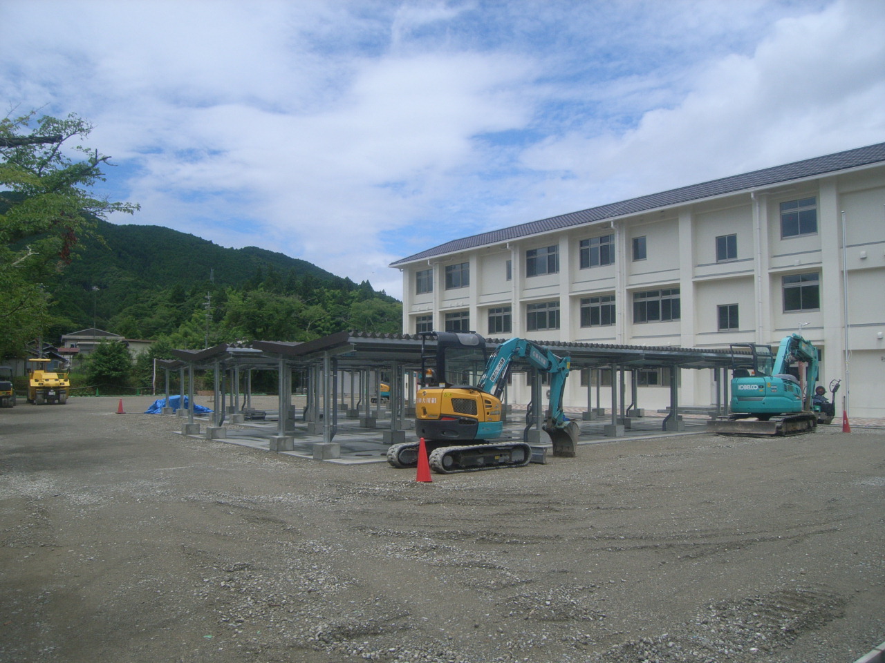 「大宇陀高校管理特別教室棟外4棟改築工事」(建築工事)