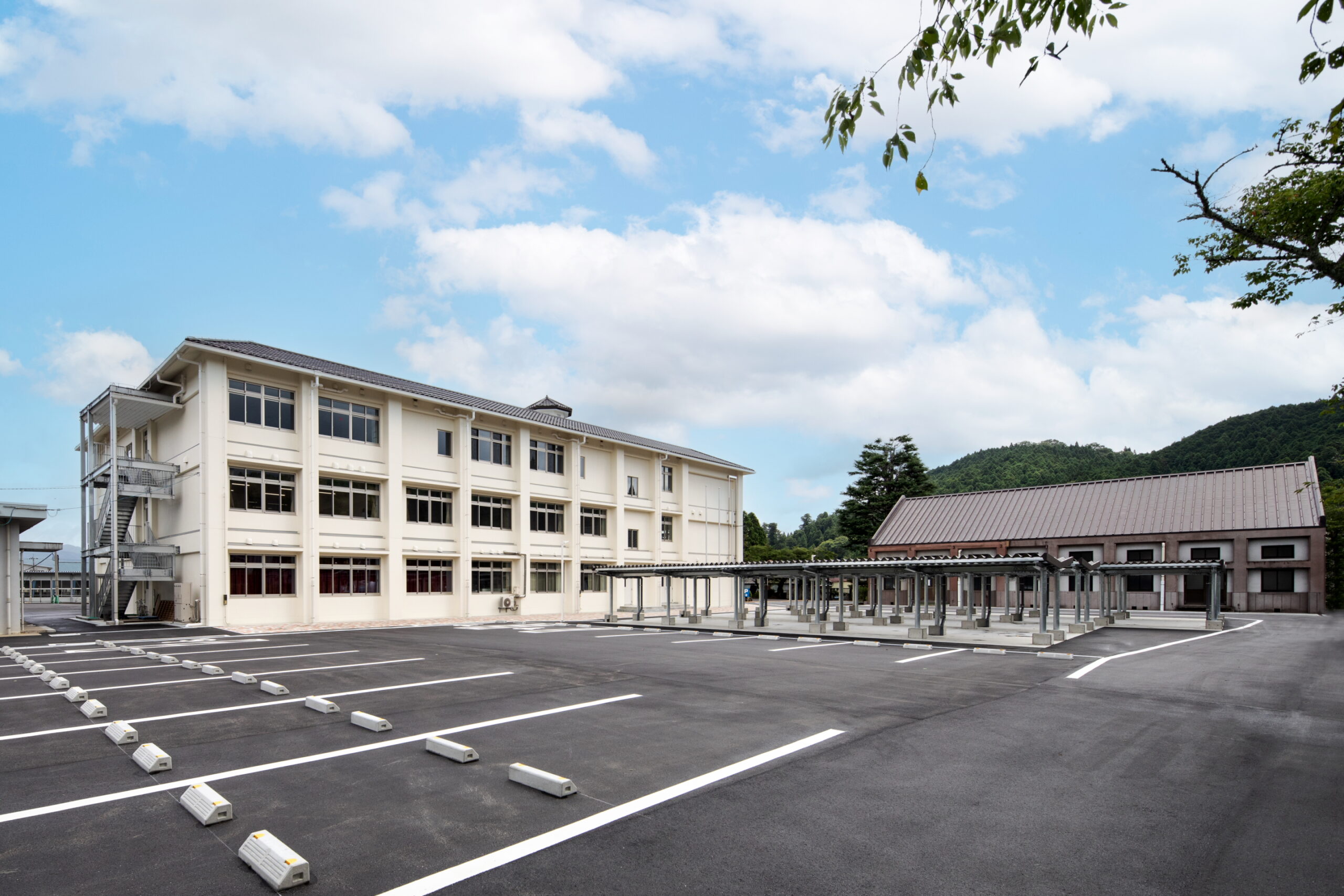 大宇陀高校管理特別教室棟外4棟(建築工事)