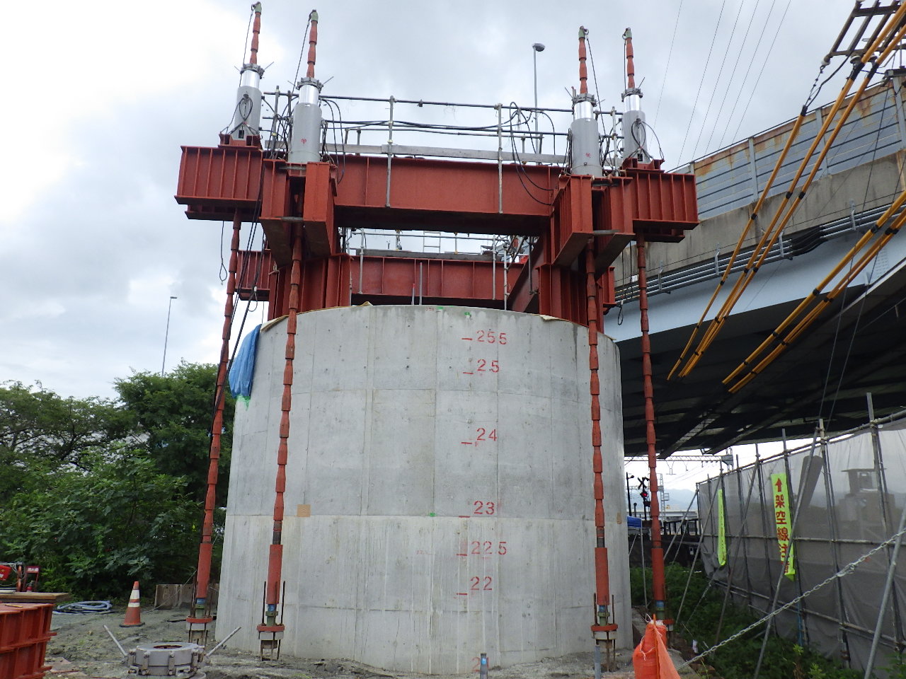 大和御所道路橿原高田ICランプ橋（AP20）下部工事