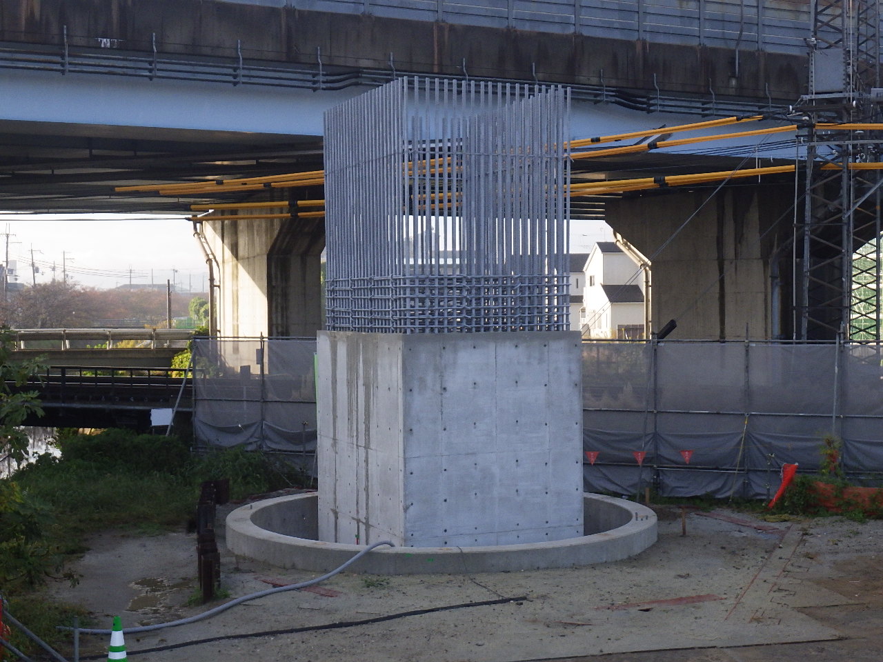 大和御所道路橿原高田ICランプ橋（AP20）下部工事