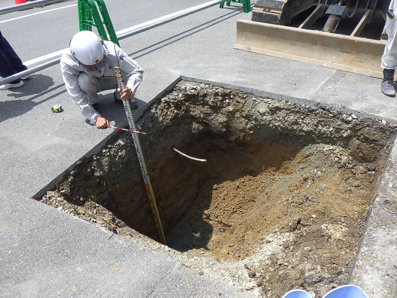 三輪山線　南側側道工事（無電柱化（都づくり））