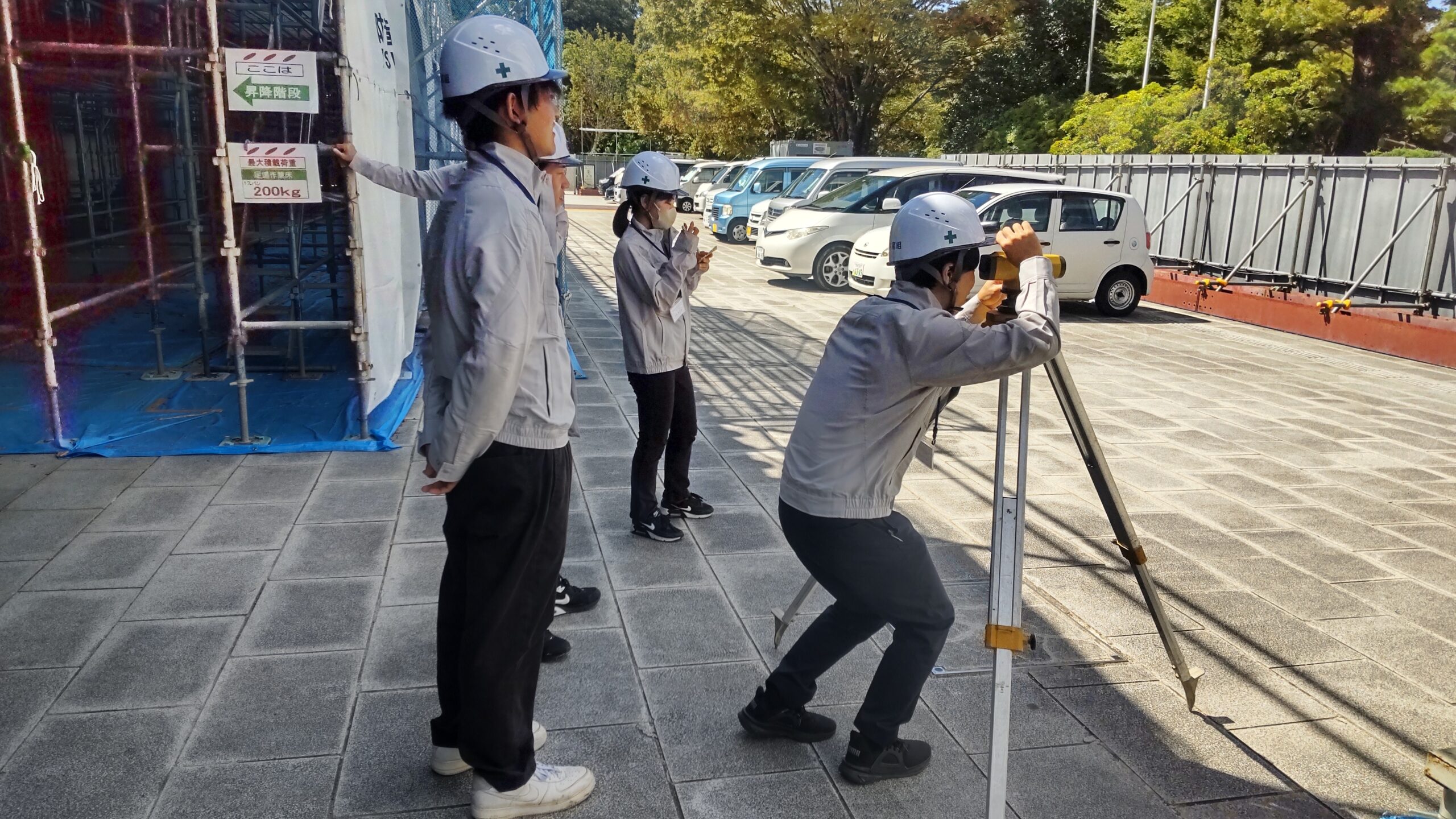 奈良春日野国際ﾌｫｰﾗﾑ特定天井改修工事