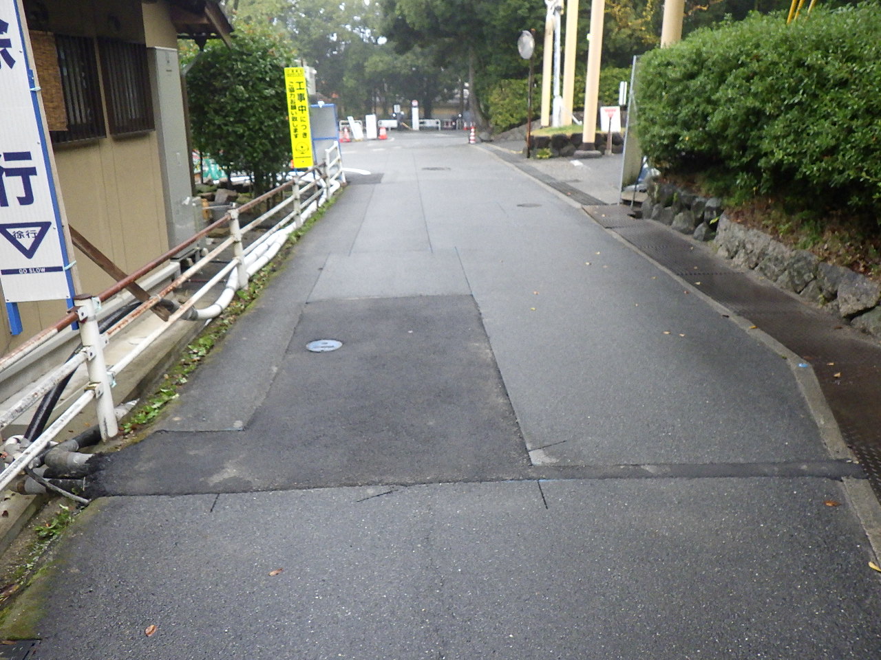三輪山線　南側側道工事（無電柱化（都づくり））