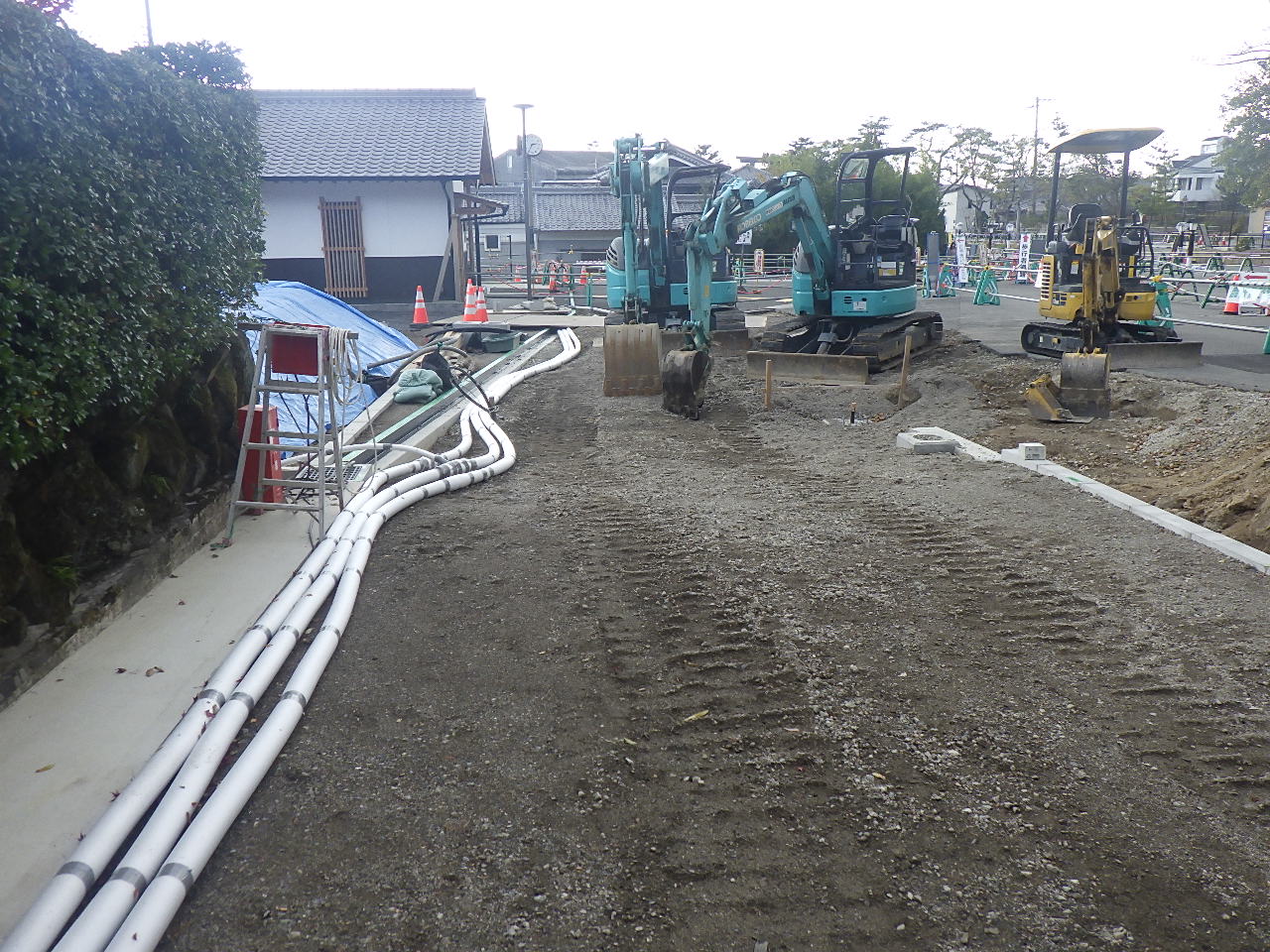 三輪山線　南側側道工事（無電柱化（都づくり））