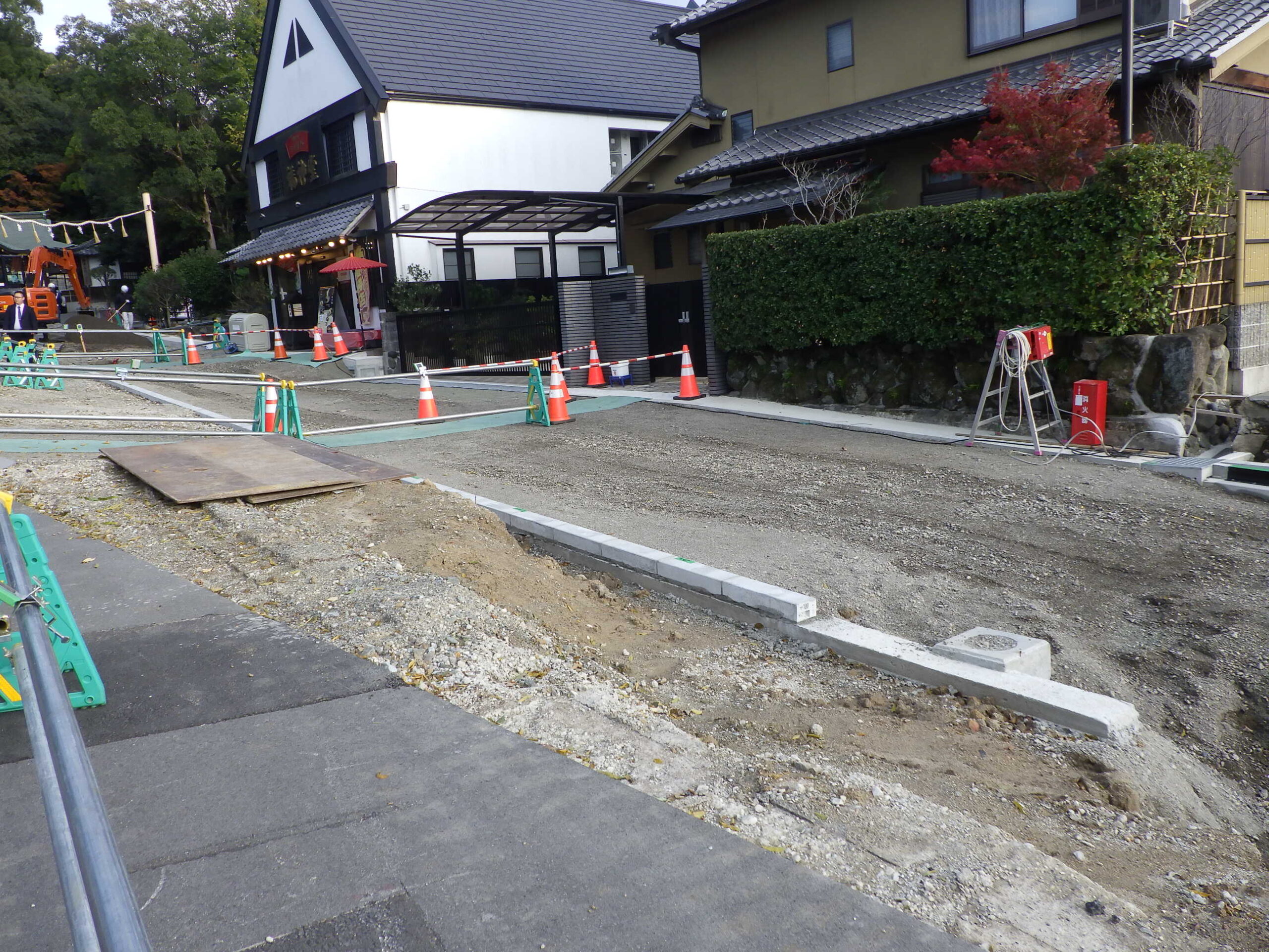 三輪山線　南側側道工事（無電柱化（都づくり））