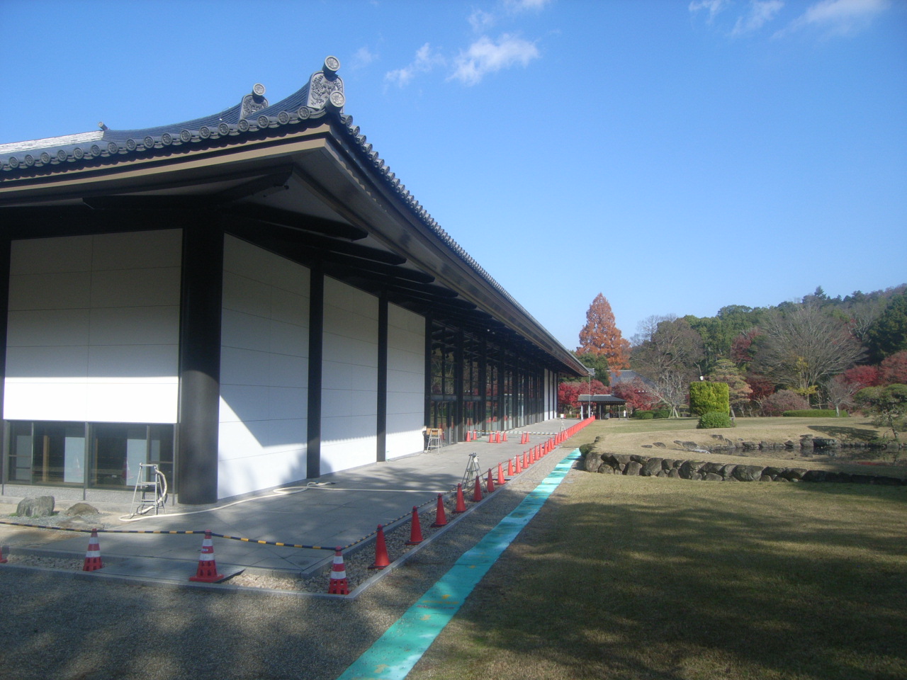 奈良春日野国際ﾌｫｰﾗﾑ本館特定天井改修工事
