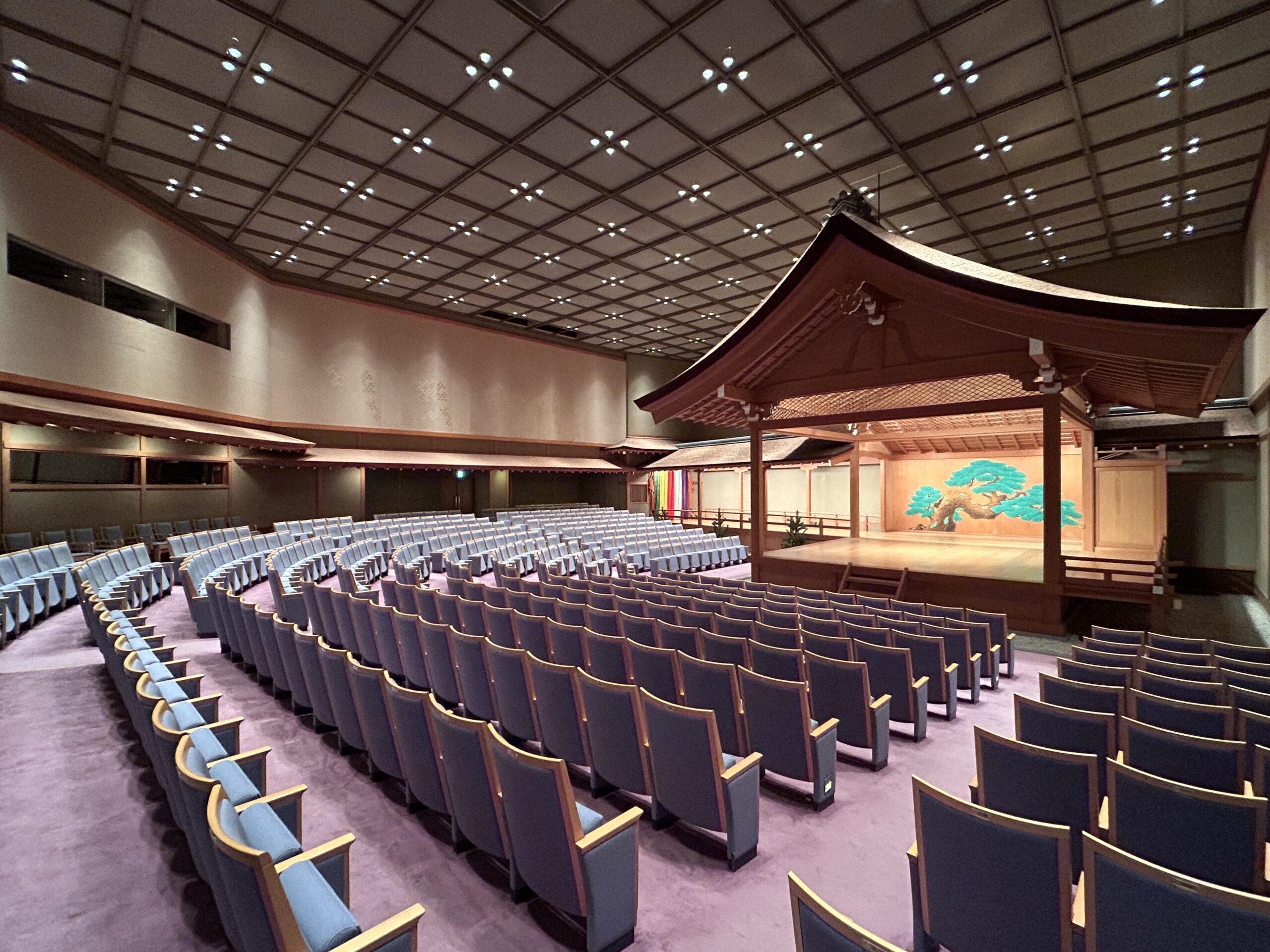 奈良春日野国際ﾌｫｰﾗﾑ本館特定天井改修工事