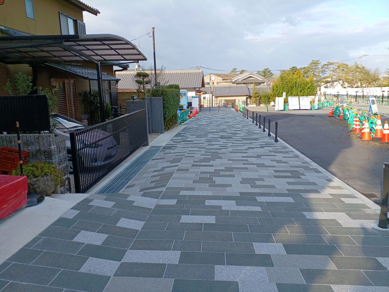 三輪山線　南側側道工事（無電柱化（都づくり））