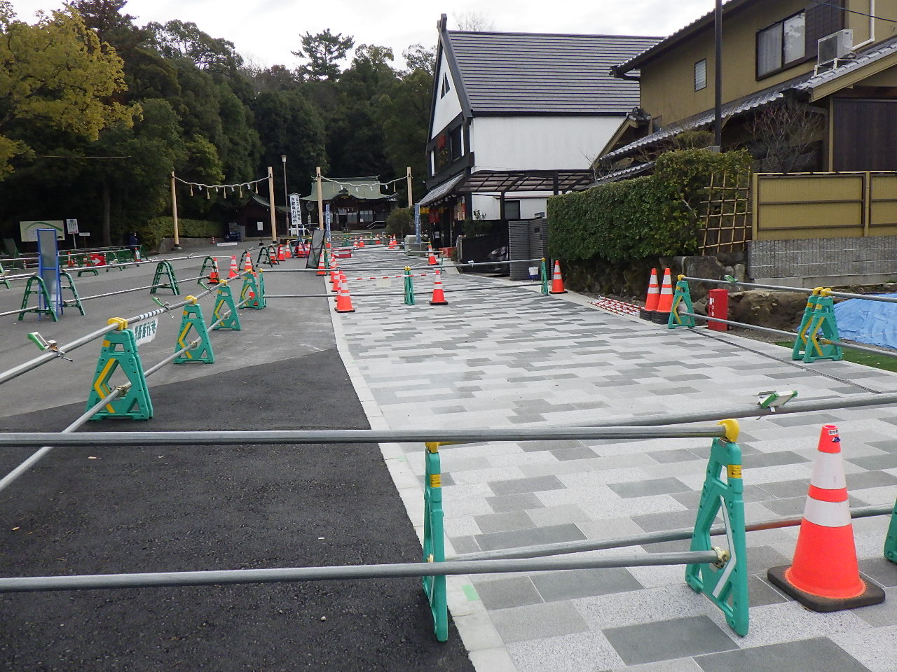 三輪山線　南側側道工事（無電柱化（都づくり））