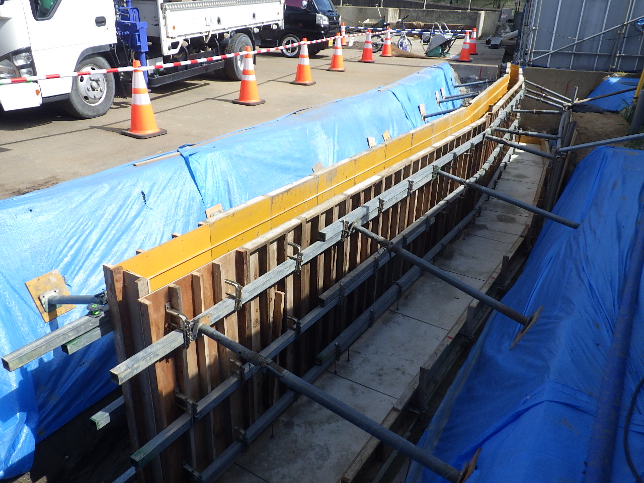 大和北道路下三橋西地区跨道橋下部他工事