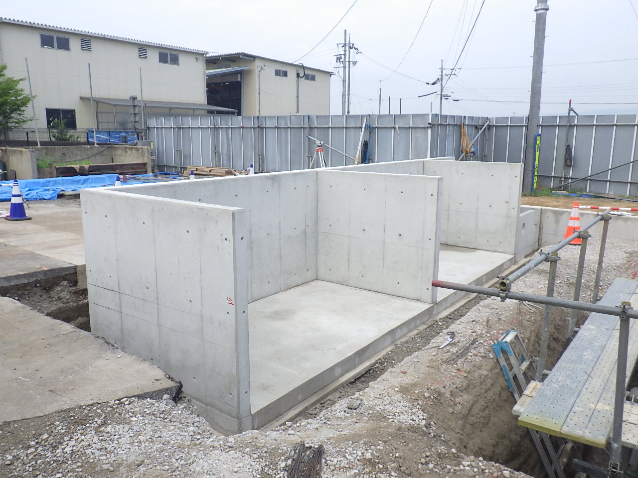 大和北道路下三橋西地区跨道橋下部他工事