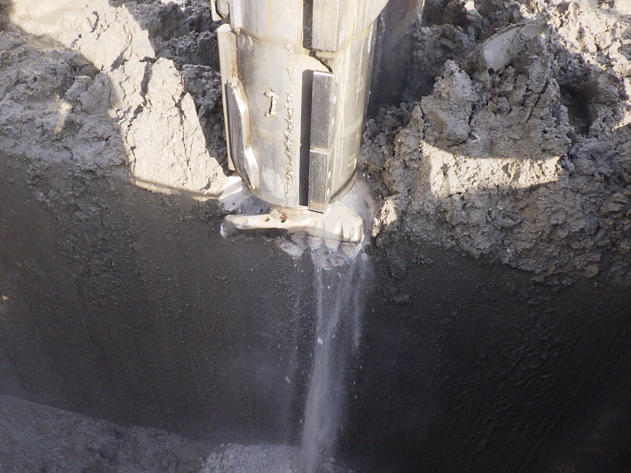 大和北道路下三橋西地区跨道橋下部工事