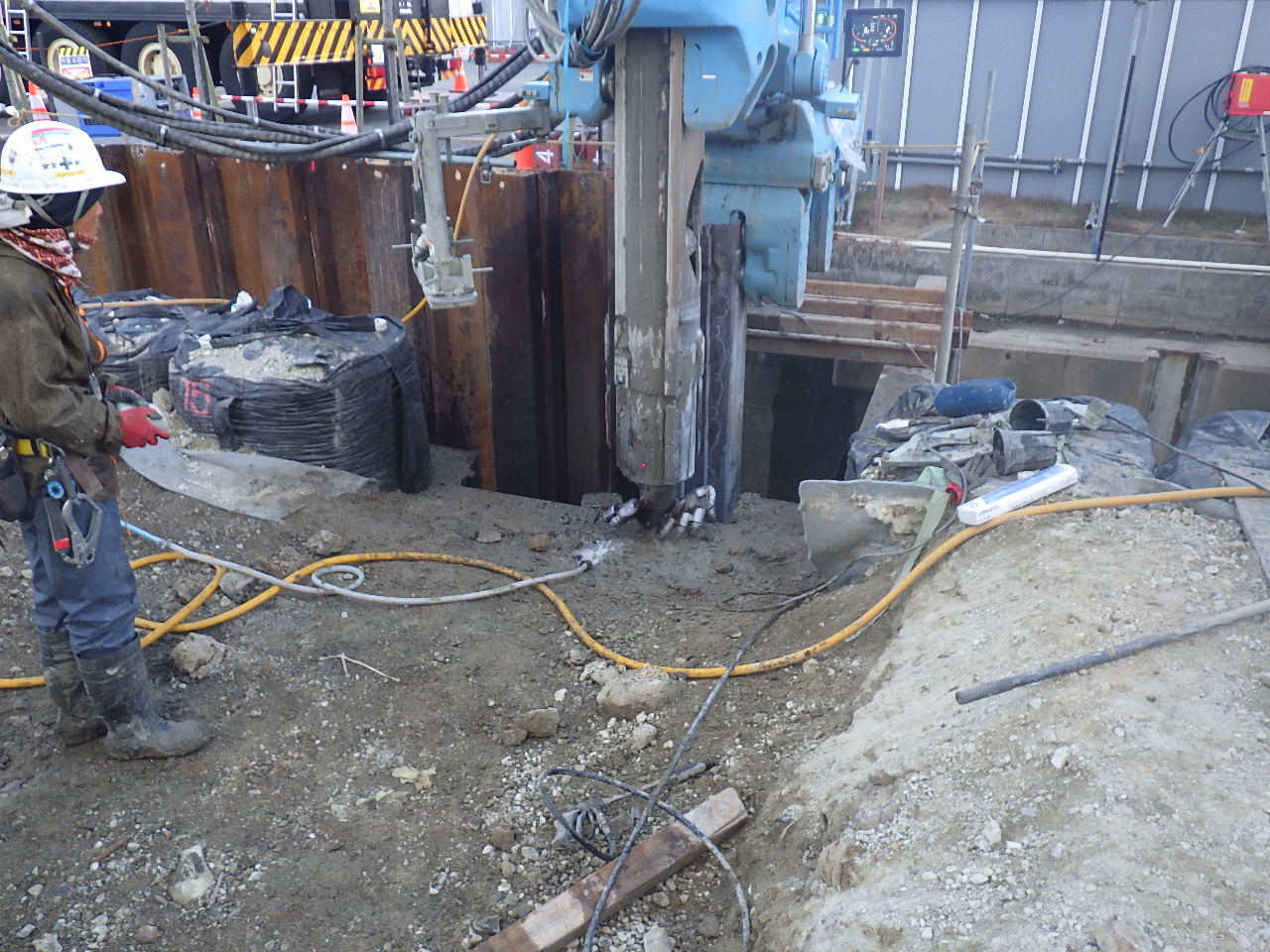 大和北道路下三橋西地区跨道橋下部工事